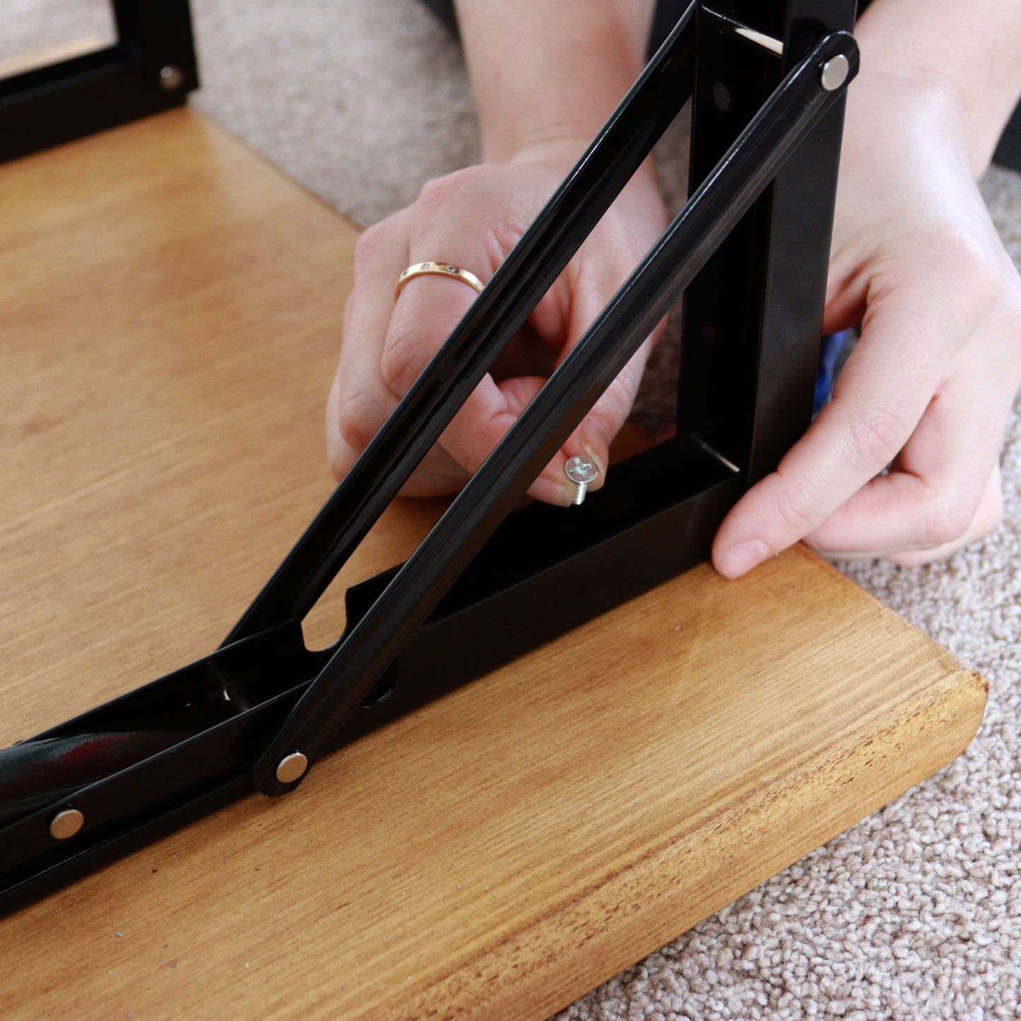 Custom Foldable Wall Mounted Desk