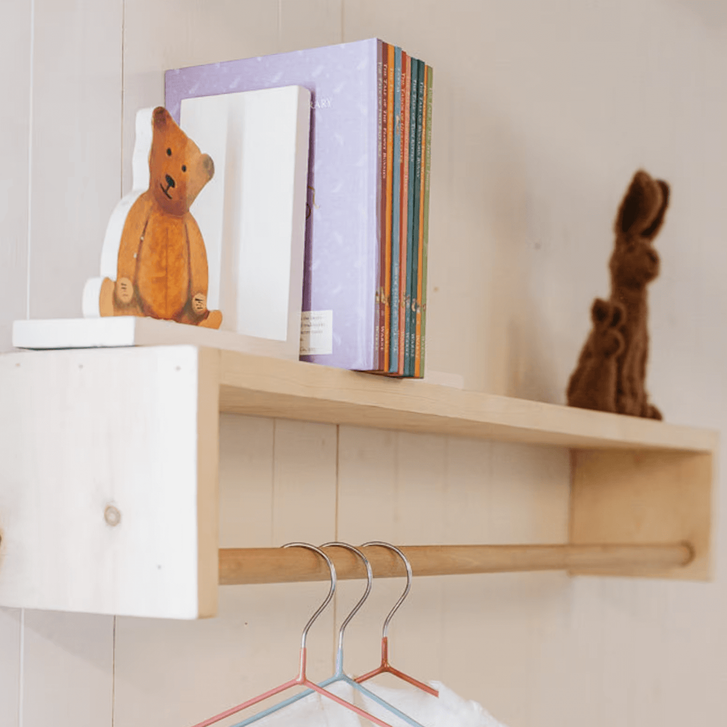 Reversible Kids Book Shelf with Rail